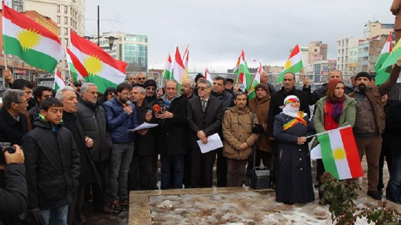 Kurds request international arbitrators for peace